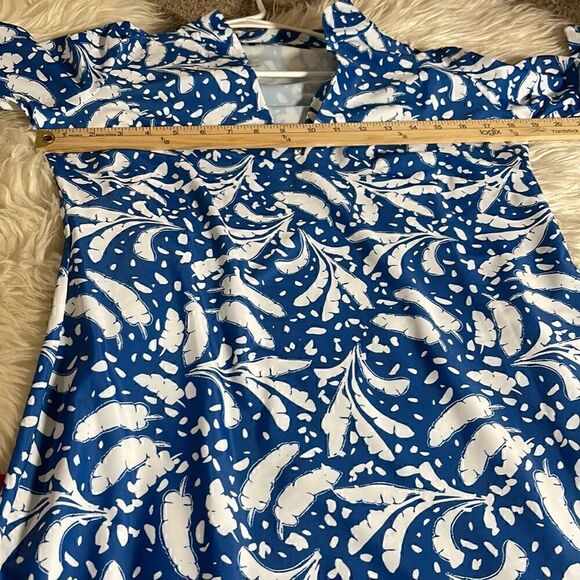 Katherine way Dress Womens Size S UPF 50 + Game Way V Neck Shift jersey Floral - Picture 9 of 11